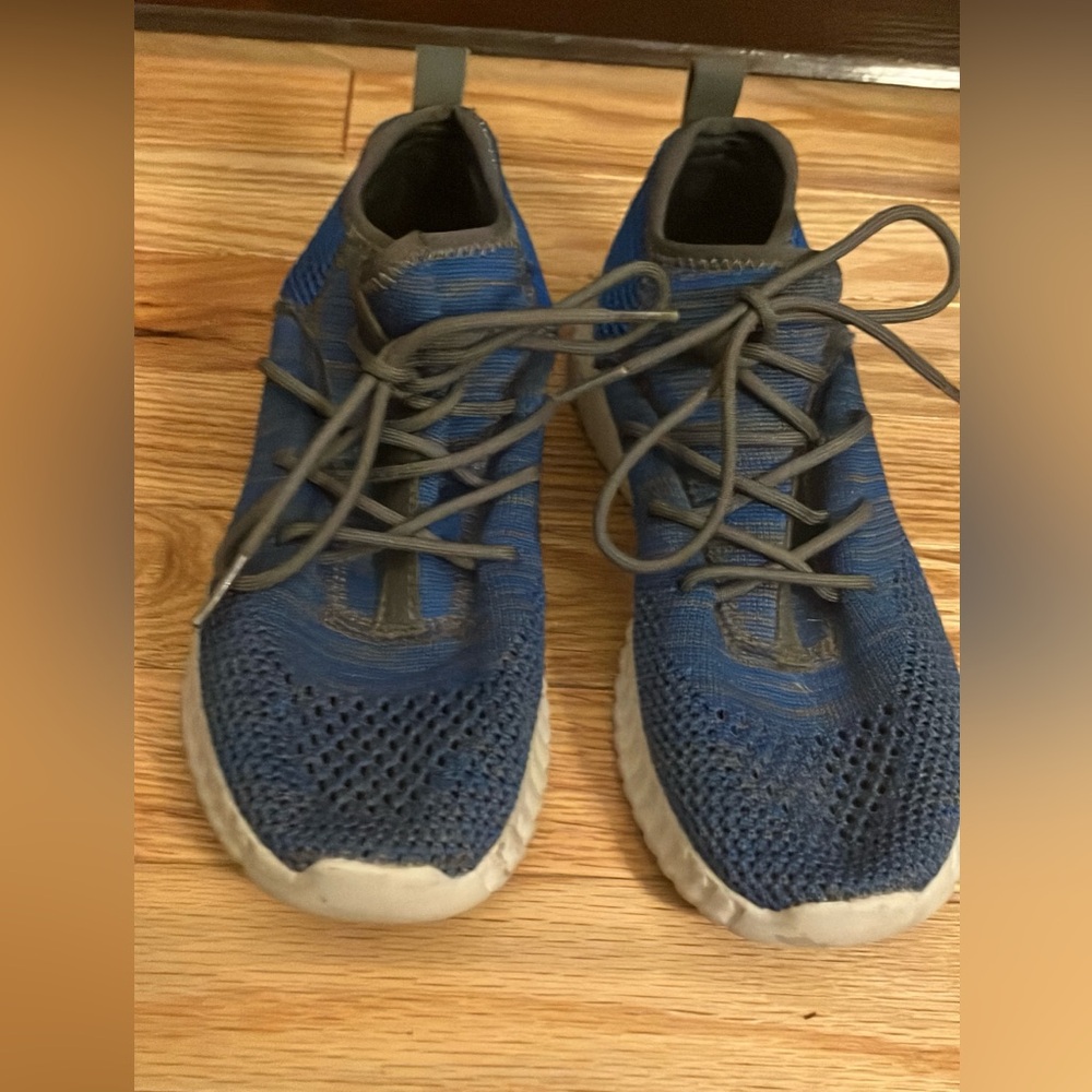 Boy’s Skechers Sport sneakers size 3